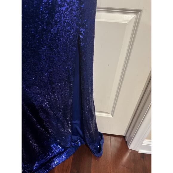 B Darlin NWT Sequin Strappy Sleeveless Gown With Train Royal Blue Size 9/10 - Picture 8 of 10